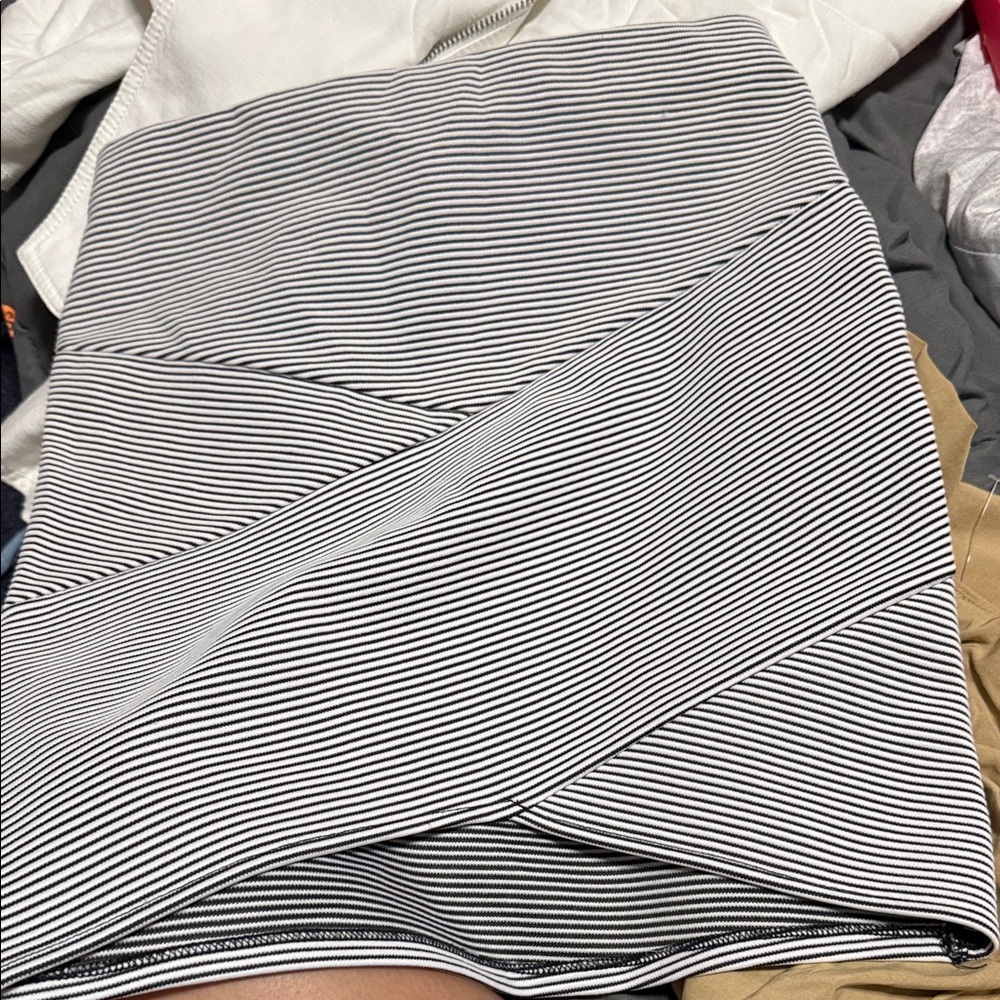 Forever 21 Black and White Striped Pencil Skirt